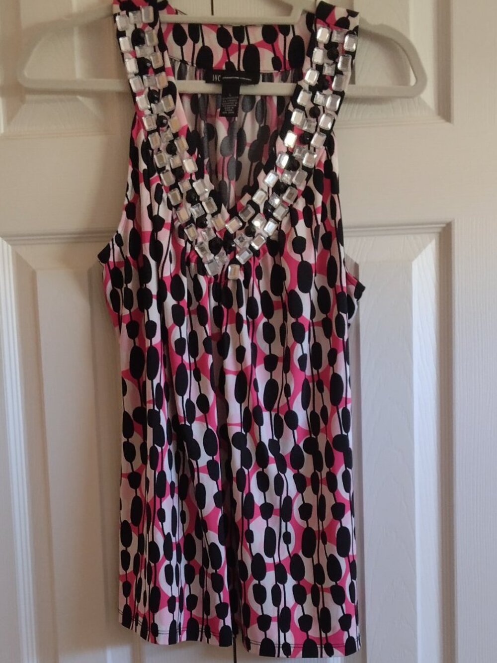 INC JEWEL/V-NECK SLEEVELESS WOMENS TOP SIZE LARGE
